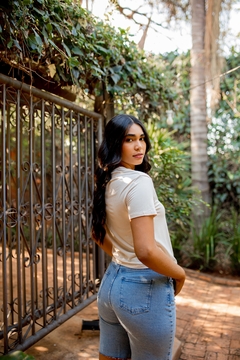 Blusa de Manga curta e gola V - comprar online