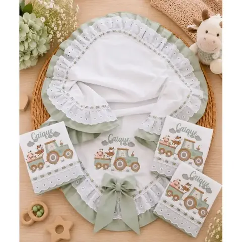 Enxoval de Maternidade: Manta e Fraldas Bordadas Personalizadas Fazendinha - comprar online