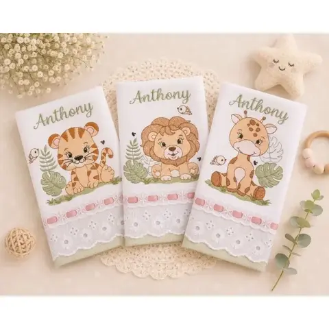 Fraldas para Bebê Bordadas Personalizadas com Nome – Safari Verde Kit com 3 Peças na internet