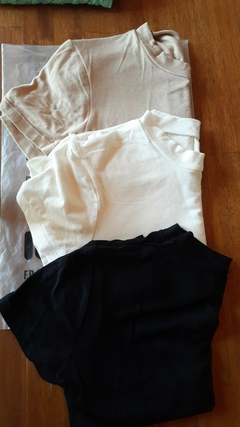 Remera basic Agnes en internet