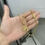 PINGENTE FERRADURA COM CAVALO - M - 3x2,5cm - Banhado a Ouro 18k - Joias banhadas a ouro 18K | Exclusive Joias 18K