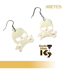 Aretes de calavera pirata 2D