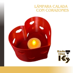 Lámpara calada con corazones en internet
