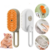 Escova a vapor 3 em 1 para gatos e cães, com design elétrico, massageador e removedor de pelos, mostrada em branco e laranja ao lado de um gato laranja