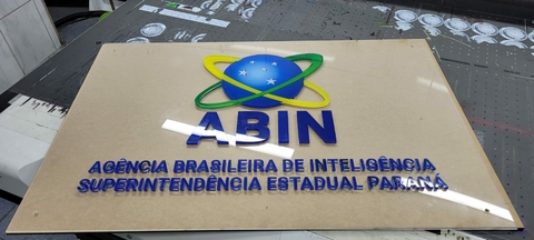 PLACA ACRILICA 120X80 4MM LETRAS ALTO RELEVO 10 MM