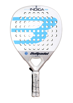 Paleta de pádel Bullpadel Indiga 1988 Mundial con diseño blanco y azul.