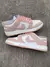 Nike Sb Dunk Low - Rosa e Branco na internet