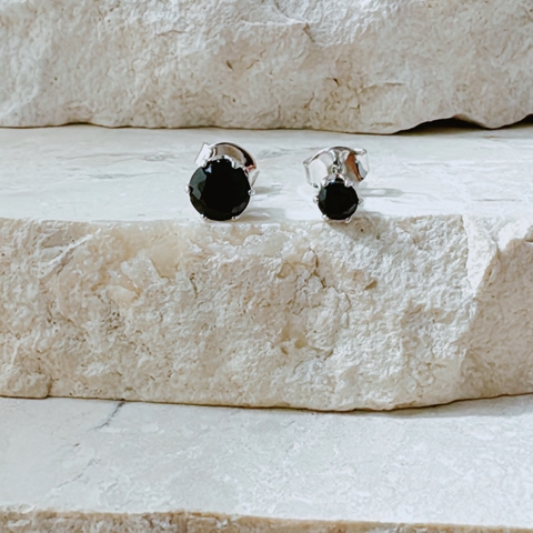 Brinco Duo Ponto de Luz Preto Ródio Branco Hipoalergênico