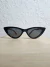 Óculos de Sol Kids Feminino Gatinho Preto com Hastes Vermelhas Confort
