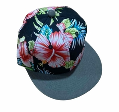 GORRA PLANA FLOREADAS - comprar online