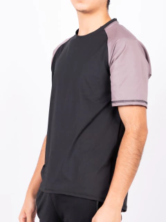 Remera NOAH (H5)