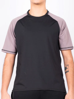 Remera NOAH (H5) en internet