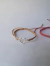 Pulseras de hilo con dije corazón.Regulable de 17 a 23 cm. - Inquieta.