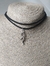 Choker gamuza con dije vib. 95 cm en internet