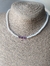 Collar blanco y violeta. 36 cm más 5 m de cadena.
