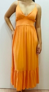 vestido liso com decote