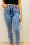 calça mom jeans clara