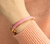 Pulseira Ouro com Rosa Claro 68mm