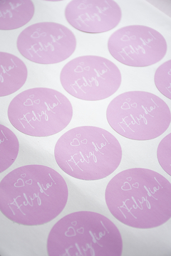 Sticker multiuso "Feliz día" en internet