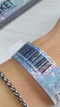 Pulseras holográficas en internet