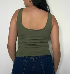 Blusa Regata Alça Média - Verde Oliva - comprar online