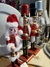 Cascanuez campanita y gorro papá noel