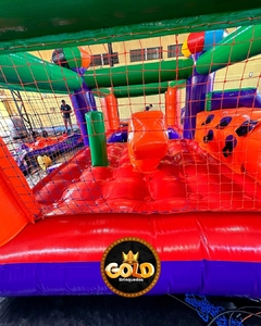 CASTELO 3 EM 1 - C/ MOTOR - 5.00m x 4.80m x 2.50m - Gold Brinquedos Infláveis