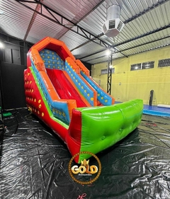 TOBOGÃ MEDIO - C/ MOTOR - 6.50m x 3.50m x 5.00m - Gold Brinquedos Infláveis