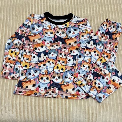PIJAMA INFANTIL INVIERNO FULL PRINT GATITOS COLORES - comprar online