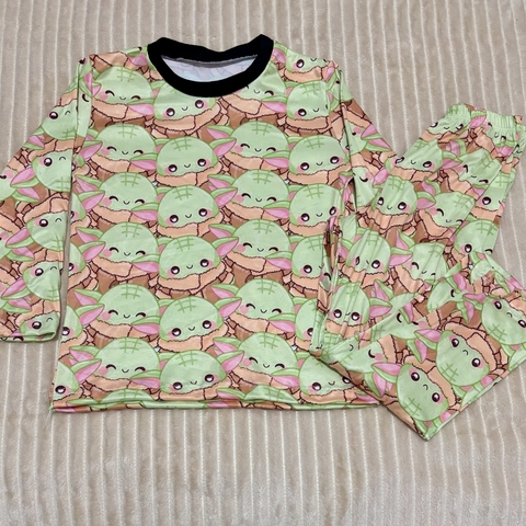 PIJAMA INFANTIL INVIERNO FULL PRINT BABY YODA - comprar online