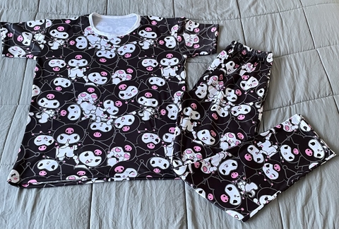 Pijama Adulto Media Estación FULL PRINT KUROMI - comprar online