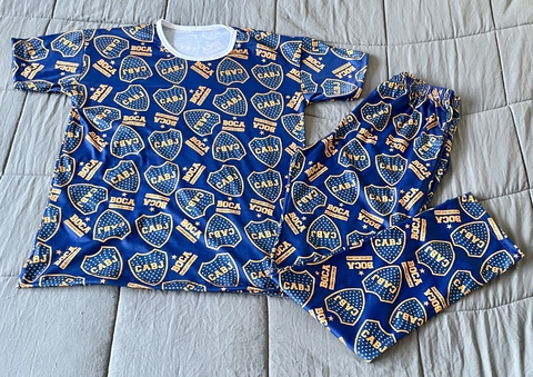Pijama Adulto Media Estación FULL PRINT BOCA - comprar online
