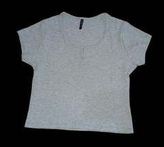 REMERA CORTA DE MORLEY VISCOSA CON CARTERA en internet