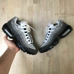 AIR MAX 95 GRAY AND WHITE