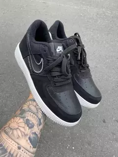 Nike Air Force 1 - Preto sola Branco - SneakersImports