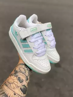 Adidas Forum Low - Branco e Ciano na internet