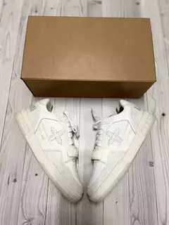 Louis Vuitton Trainer - Branco na internet