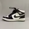 Nike Air Jordan 1 Cano Alto - Preto com Branco