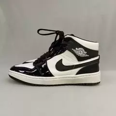 Nike Air Jordan 1 Cano Alto - Preto com Branco