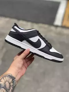 Nike SB Dunk Low - Preto e Branco - SneakersImports