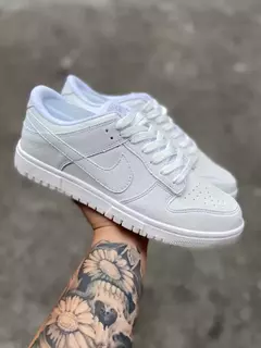 Nike SB Dunk Low - Branco na internet