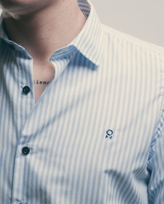 Camisa rayada cuello ingles