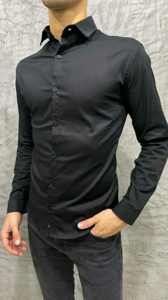 Camisa Lisa cuello ingles negra