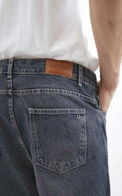 jean mom Max
