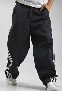 Jean Baggy Adi en internet