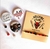 Kit de pulseiras + botons - Hellfire Club Stranger Things