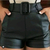 Shorts Feminino Cirre Couro Fake Com Cinto e Bolso