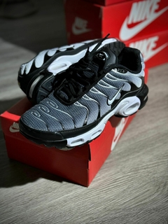 NIKE TN AIR MAX PLUS BLACK METALLIC SILVE en internet