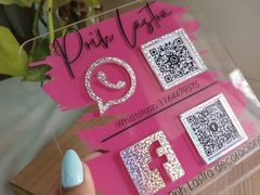 Cartel Qr mancha fuxia/holográfico