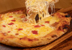 Pizza congelada DE MUZZARELLA x 8 porciones. en internet